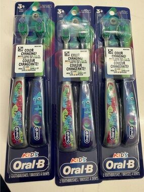 3 pack brand new Oral-B Kids Color-Changing Toothbrush Packs
